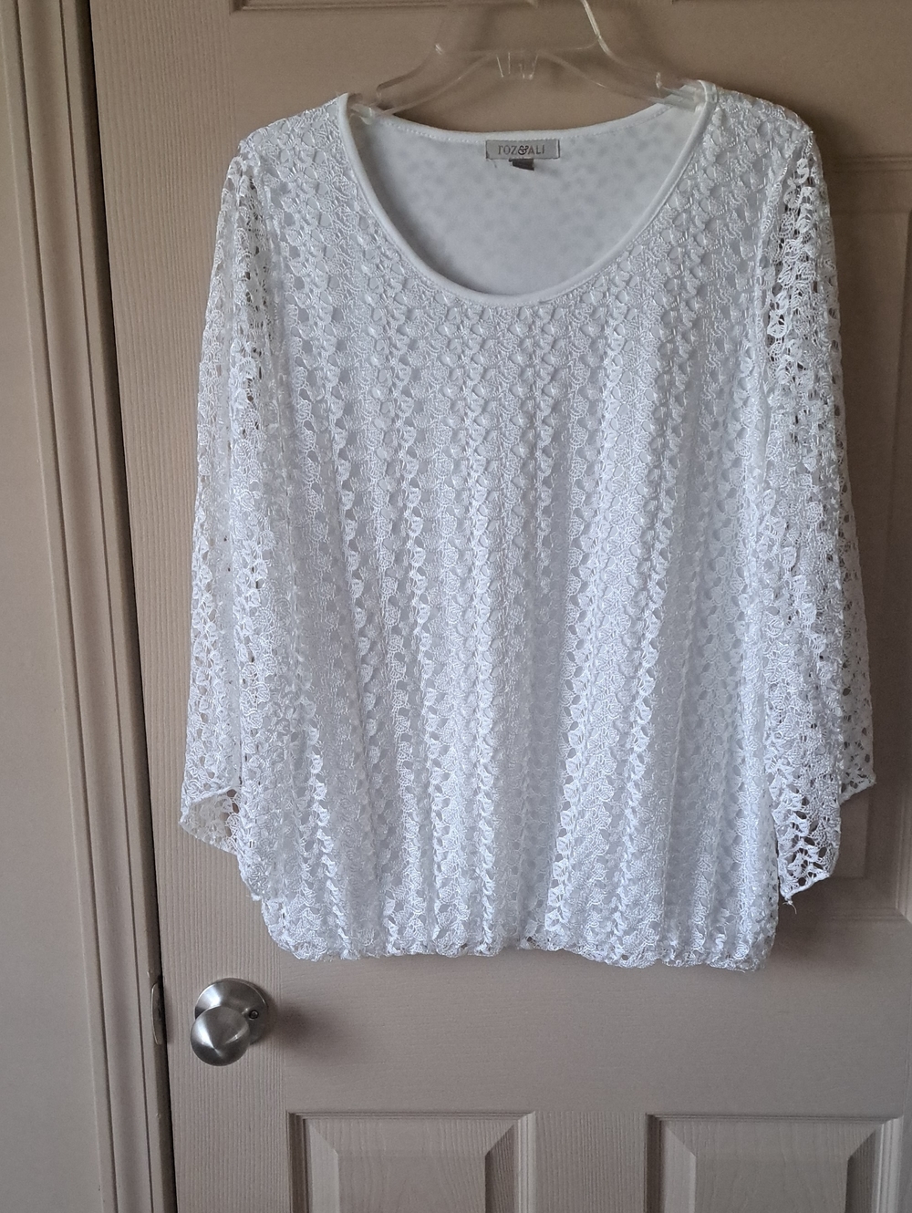 Roz & Ali White Crochet Lace Blouse